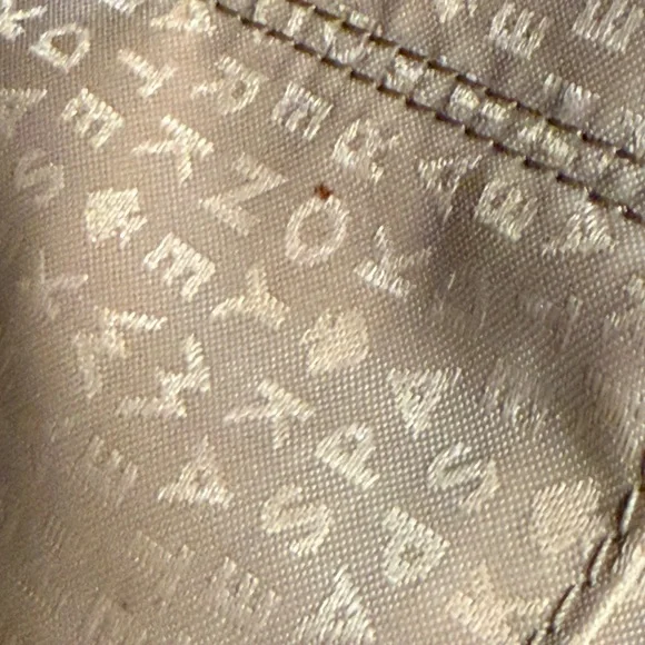 Kate Spade Perri Lane Lynn Tote Ivory Leather
Very Gently Used - Picture 8 of 8